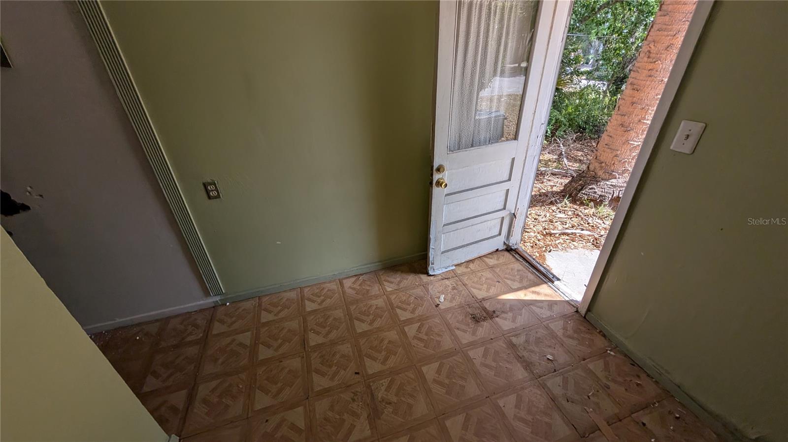 2801 W CLEVELAND ST, TAMPA, FL, 33609