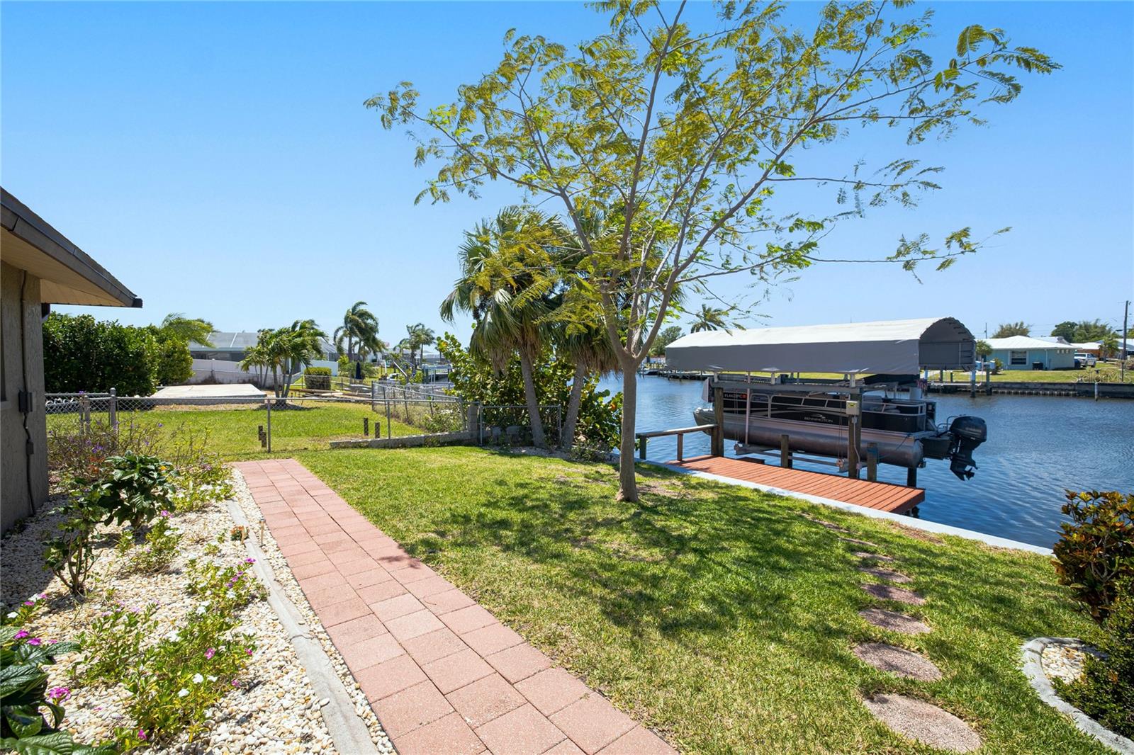 322 E TARPON BLVD NW, PORT CHARLOTTE, FL, 33952