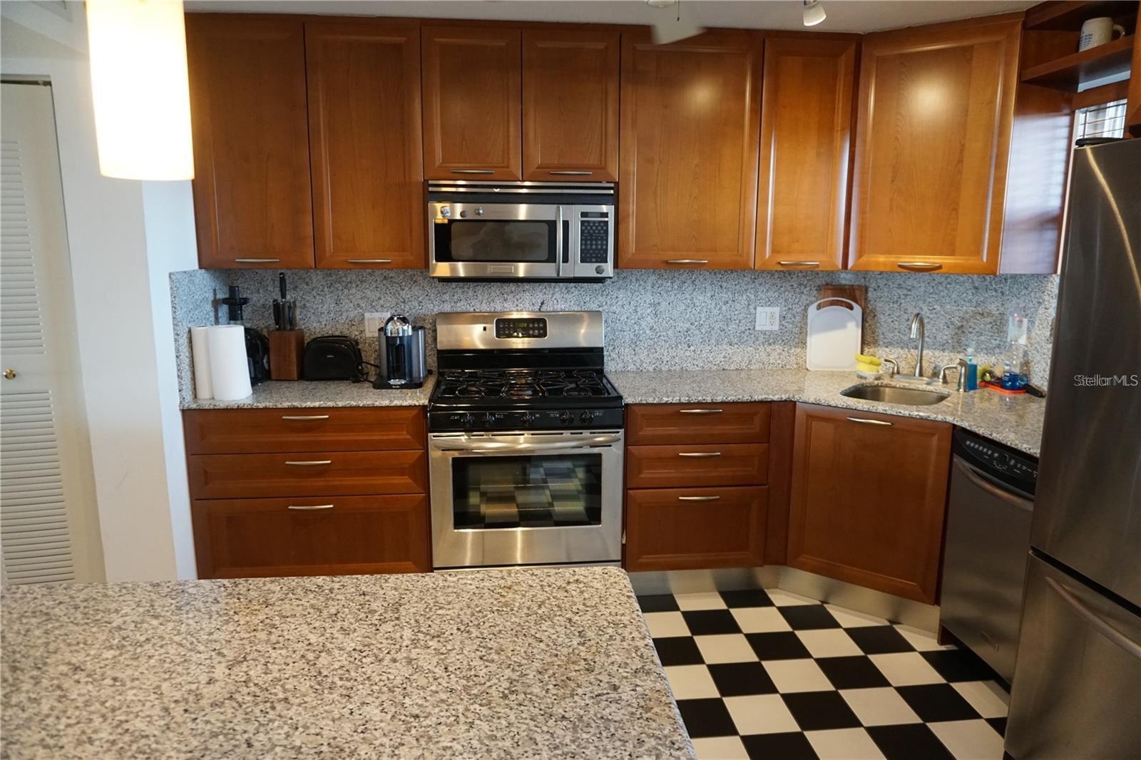 5900 SHORE BLVD S #402, GULFPORT, FL, 33707