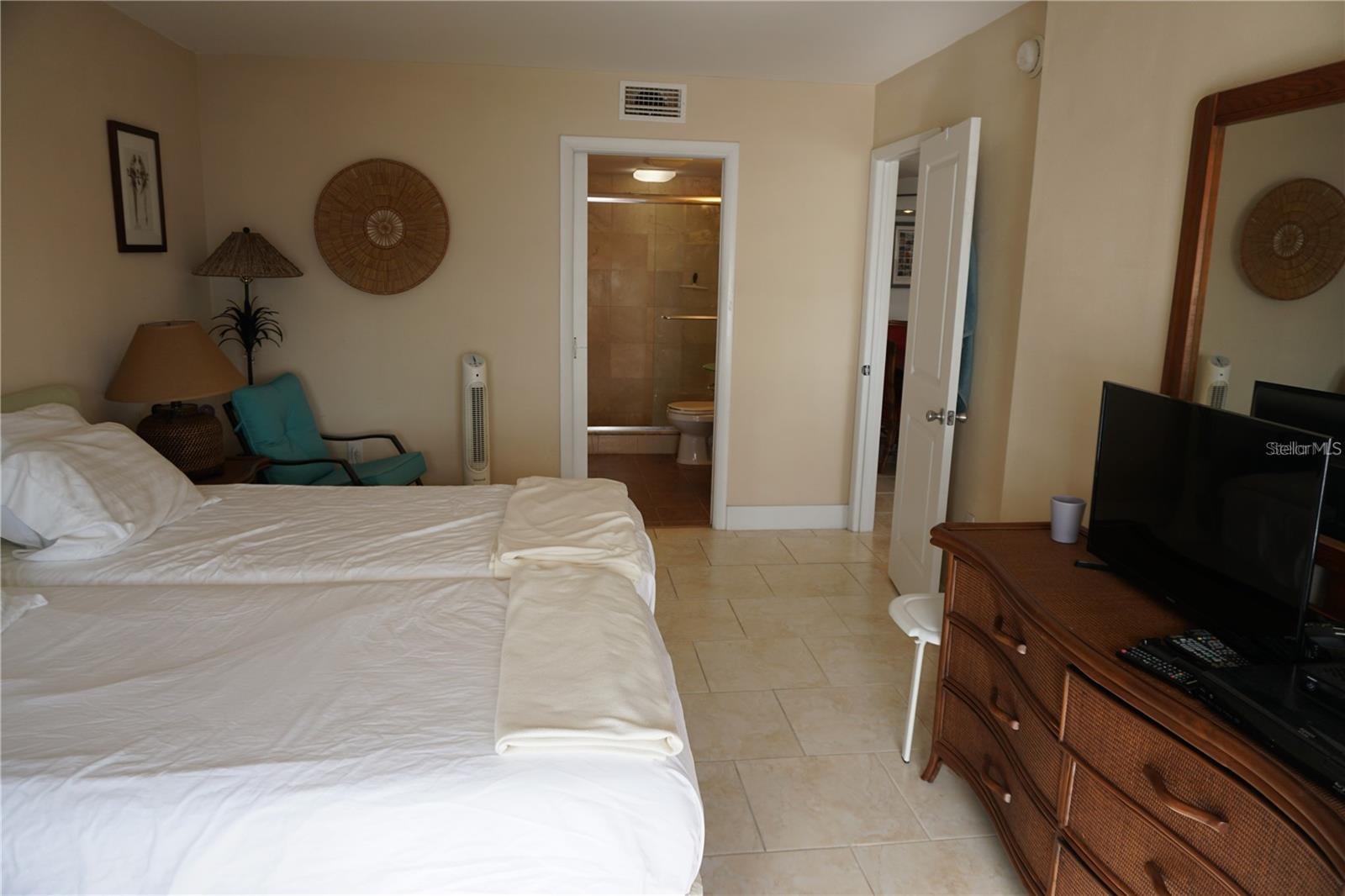 5900 SHORE BLVD S #402, GULFPORT, FL, 33707