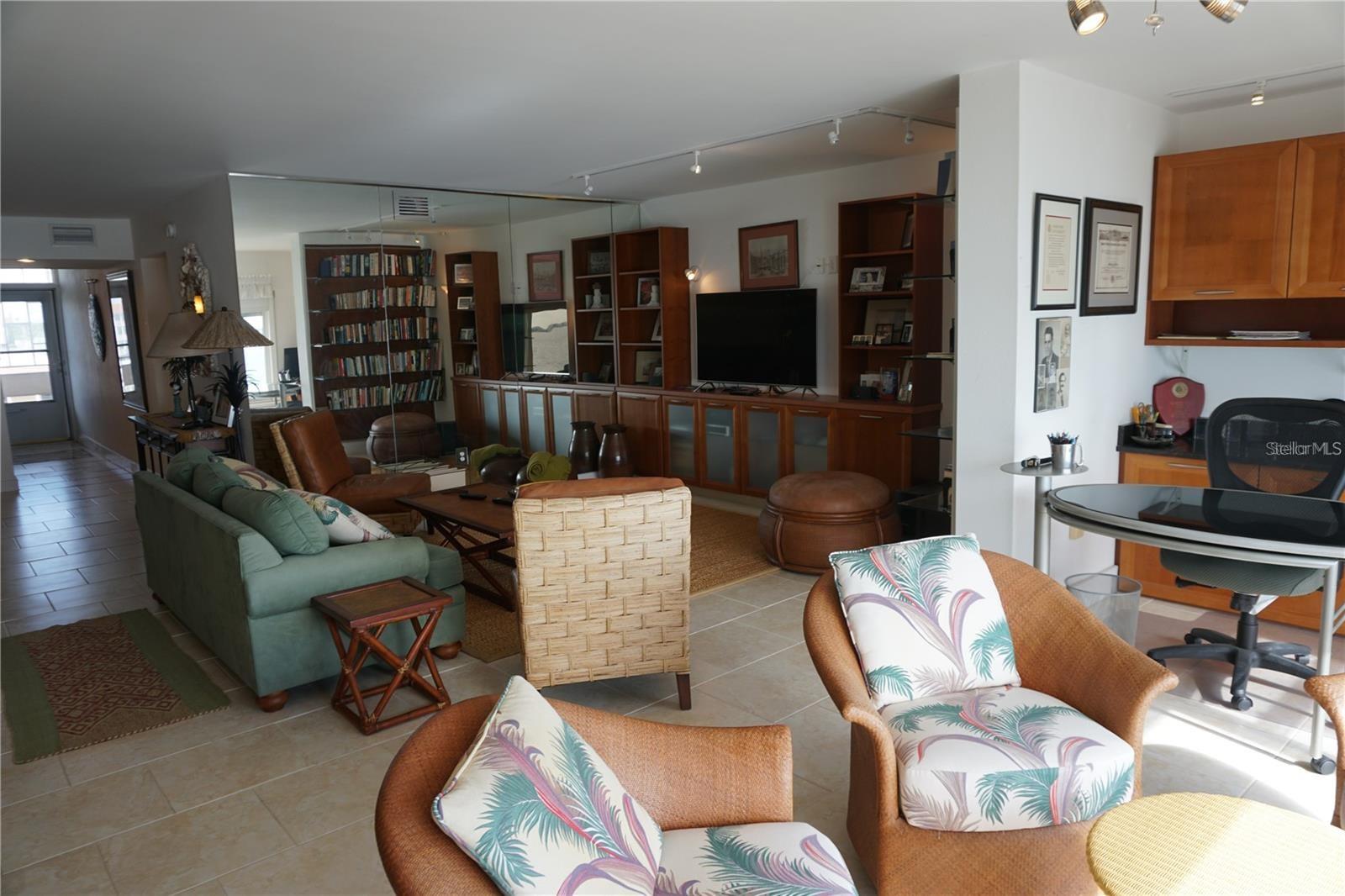 5900 SHORE BLVD S #402, GULFPORT, FL, 33707