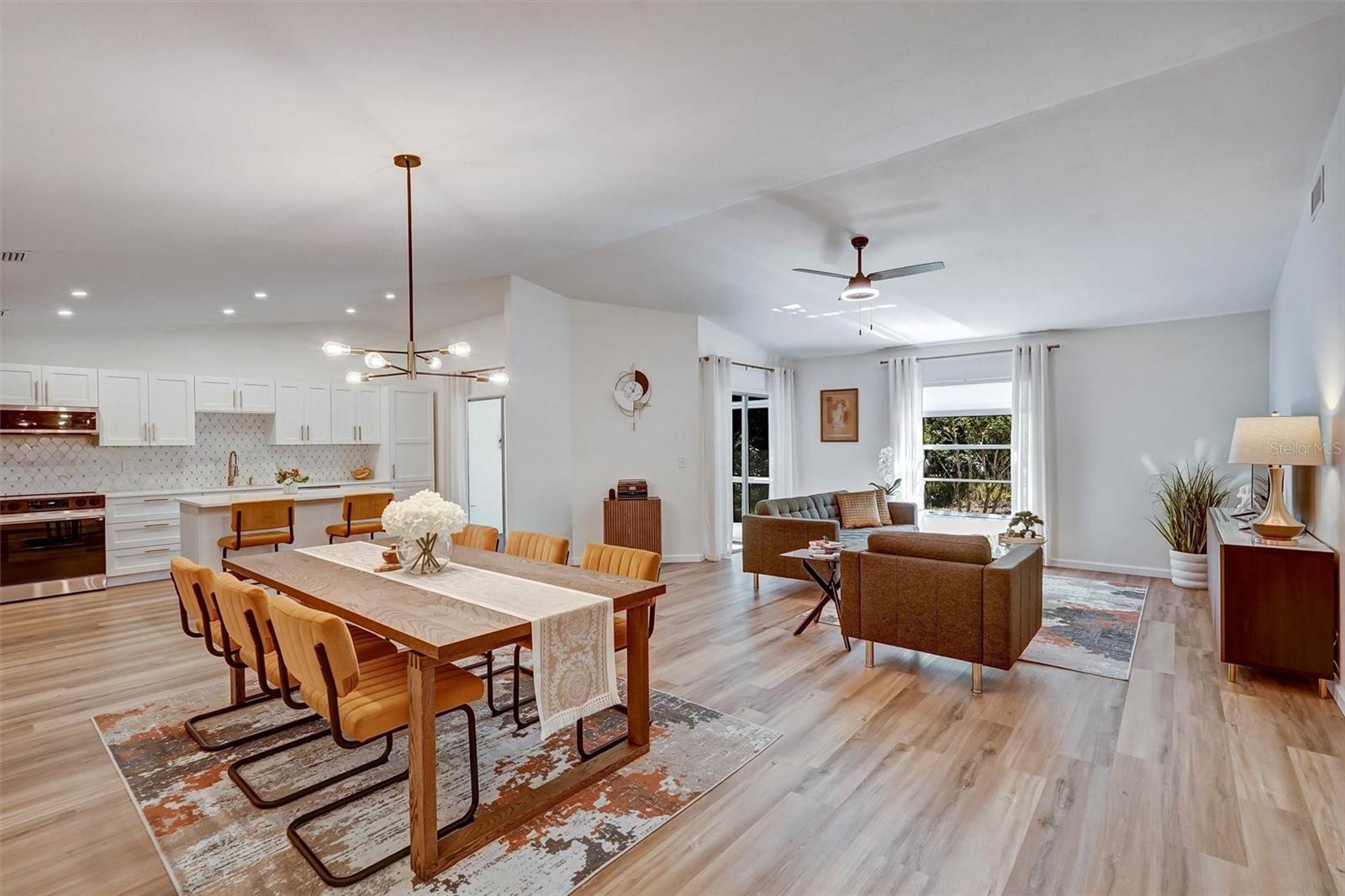 3925 OAKHURST BLVD, SARASOTA, FL, 34233