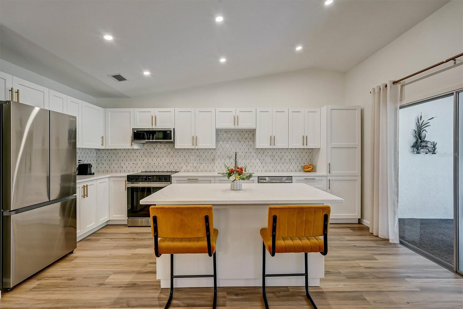 3925 OAKHURST BLVD, SARASOTA, FL, 34233