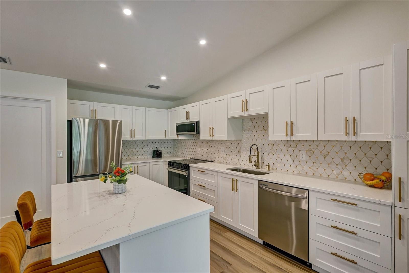 3925 OAKHURST BLVD, SARASOTA, FL, 34233