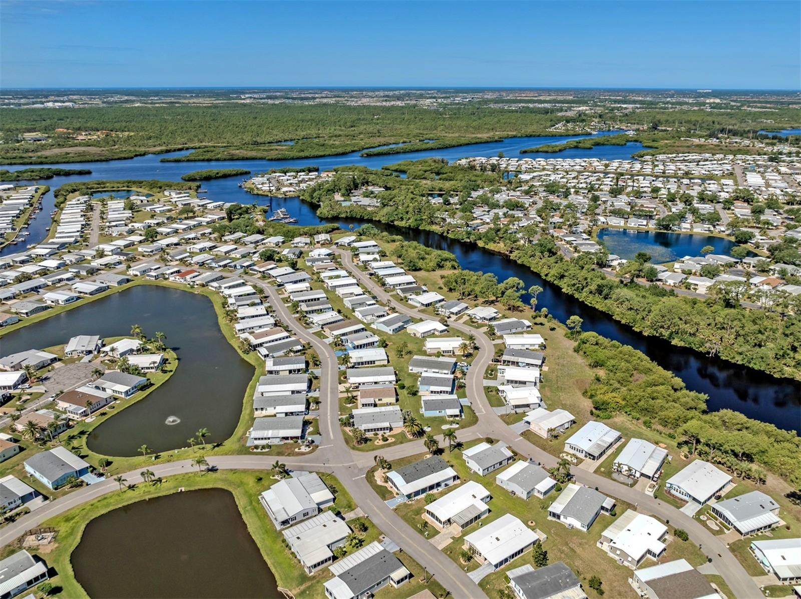 513 LANDSEDGE DR, NORTH PORT, FL, 34287