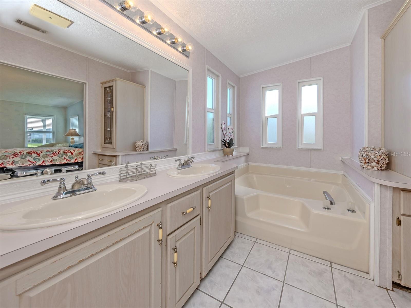 513 LANDSEDGE DR, NORTH PORT, FL, 34287