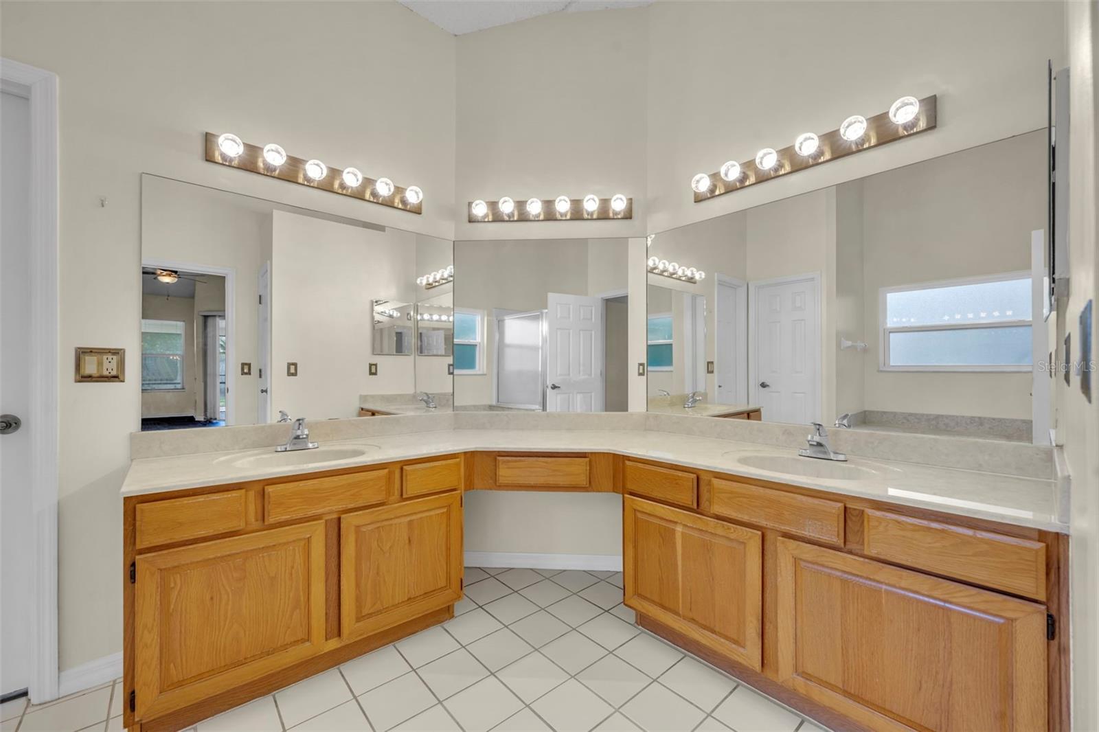 653 YORKSHIRE DR, OVIEDO, FL, 32765