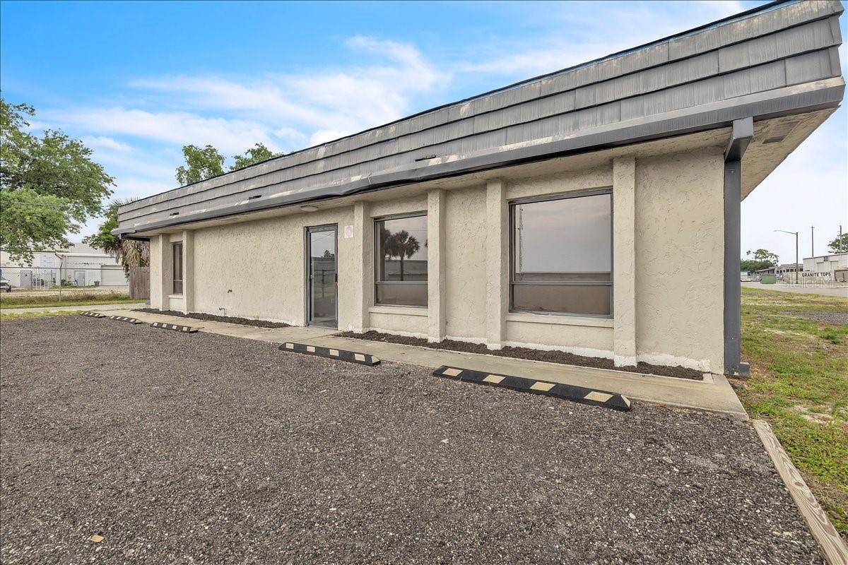 4195 ELECTRIC WAY, PORT CHARLOTTE, FL, 33980