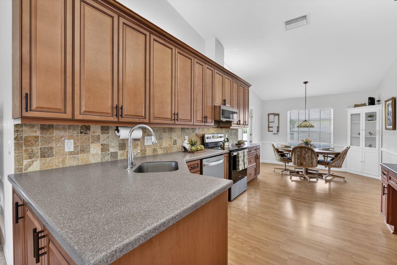 548 ROSE APPLE CIR, PORT CHARLOTTE, FL, 33954