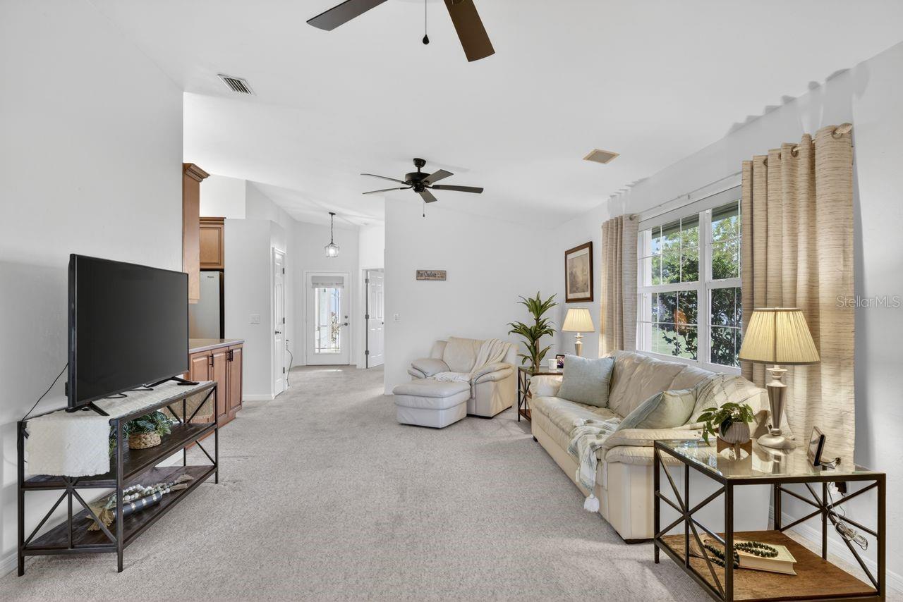 548 ROSE APPLE CIR, PORT CHARLOTTE, FL, 33954