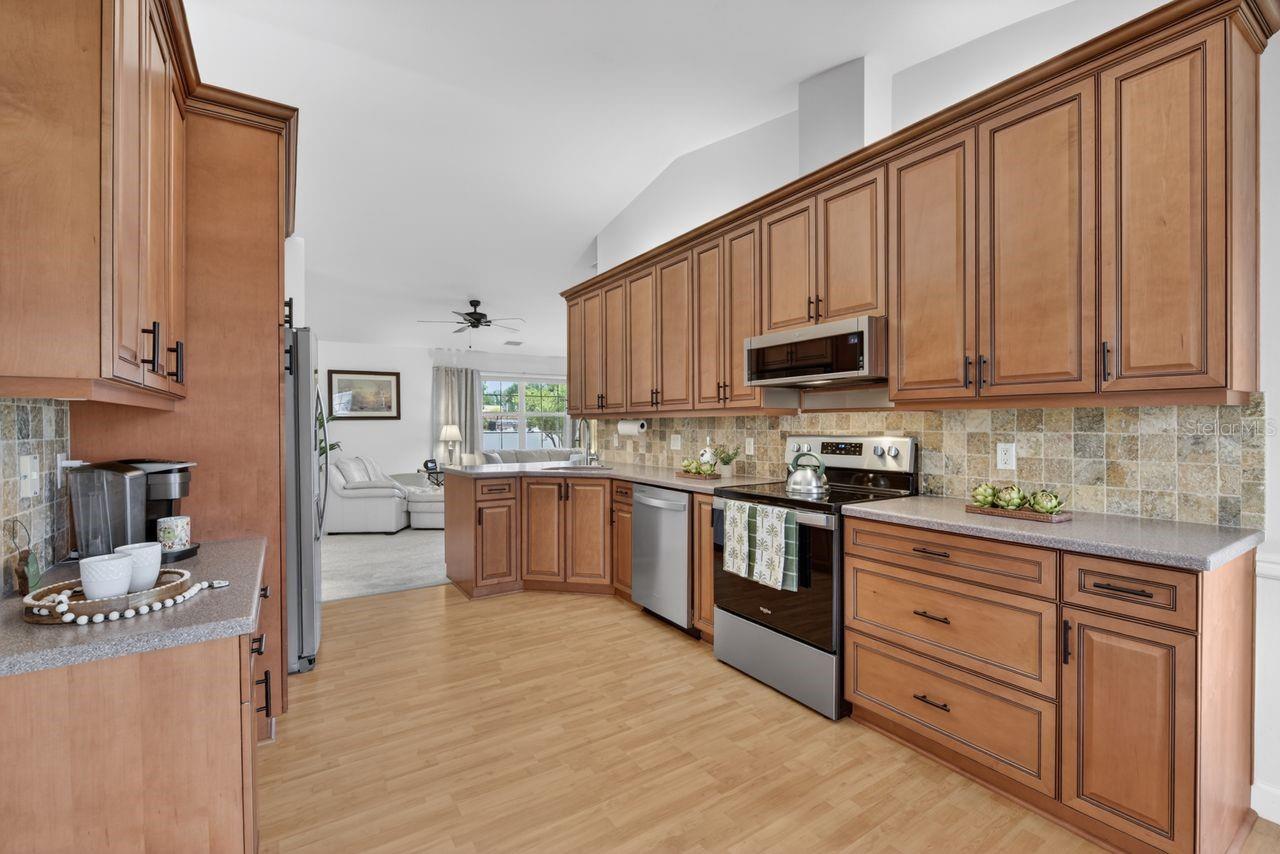 548 ROSE APPLE CIR, PORT CHARLOTTE, FL, 33954