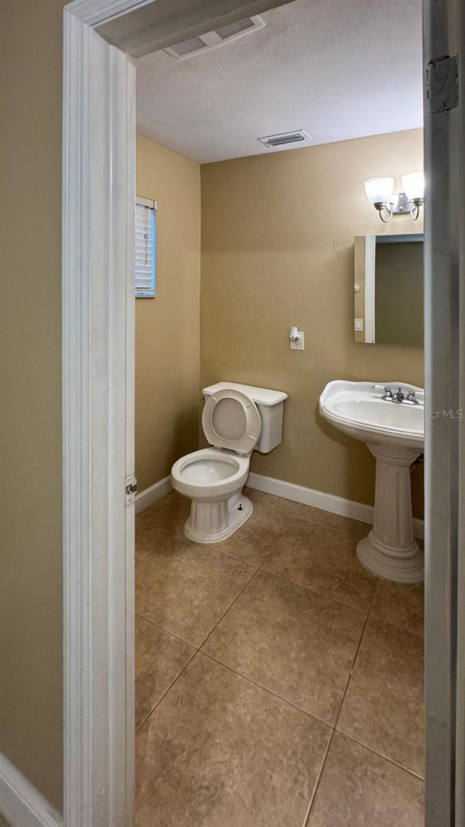 2222 FLEET CIR, ORLANDO, FL, 32817