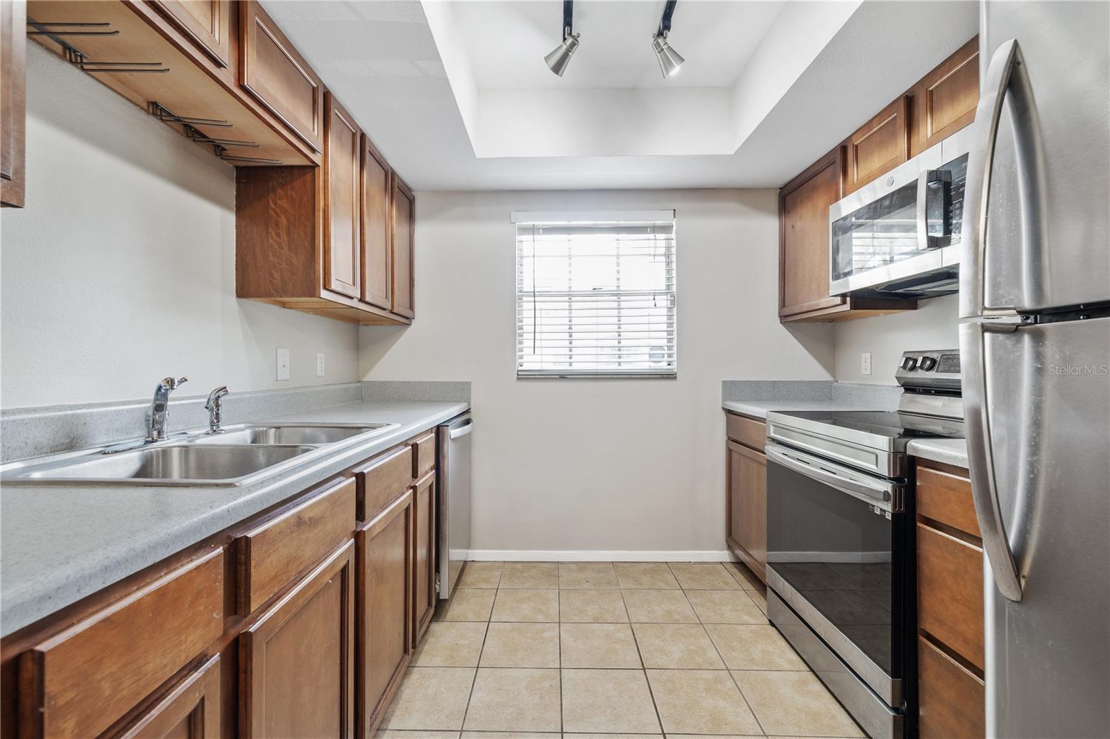 14468 REUTER STRASSE CIR #508, TAMPA, FL, 33613