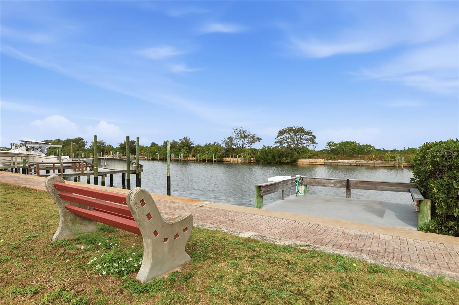 4851 W GANDY BLVD #B7L17, TAMPA, FL, 33611