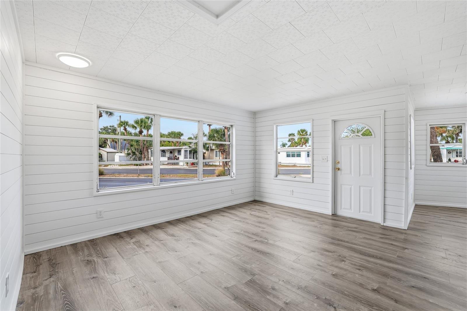 4851 W GANDY BLVD #B7L17, TAMPA, FL, 33611