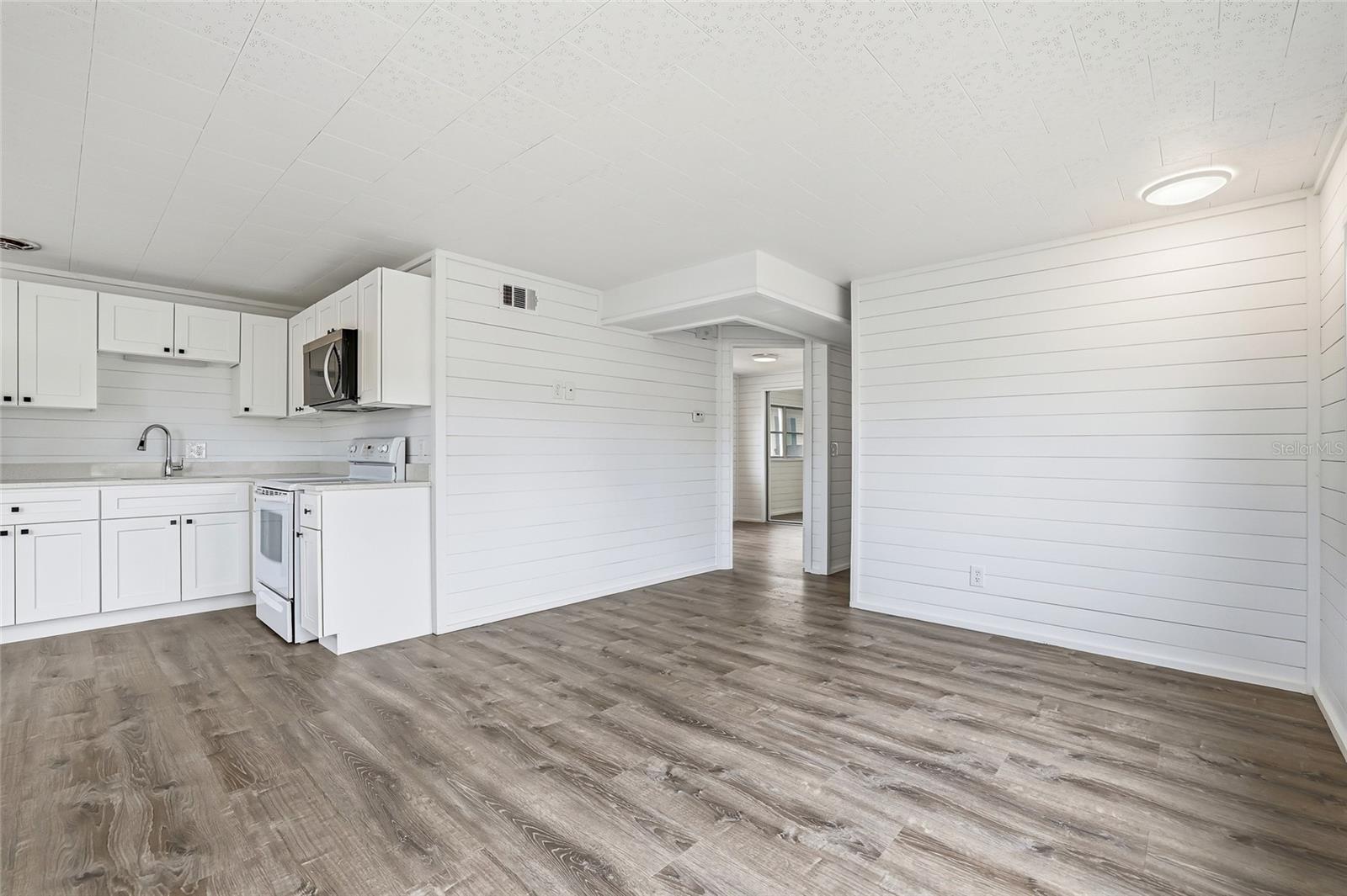 4851 W GANDY BLVD #B7L17, TAMPA, FL, 33611