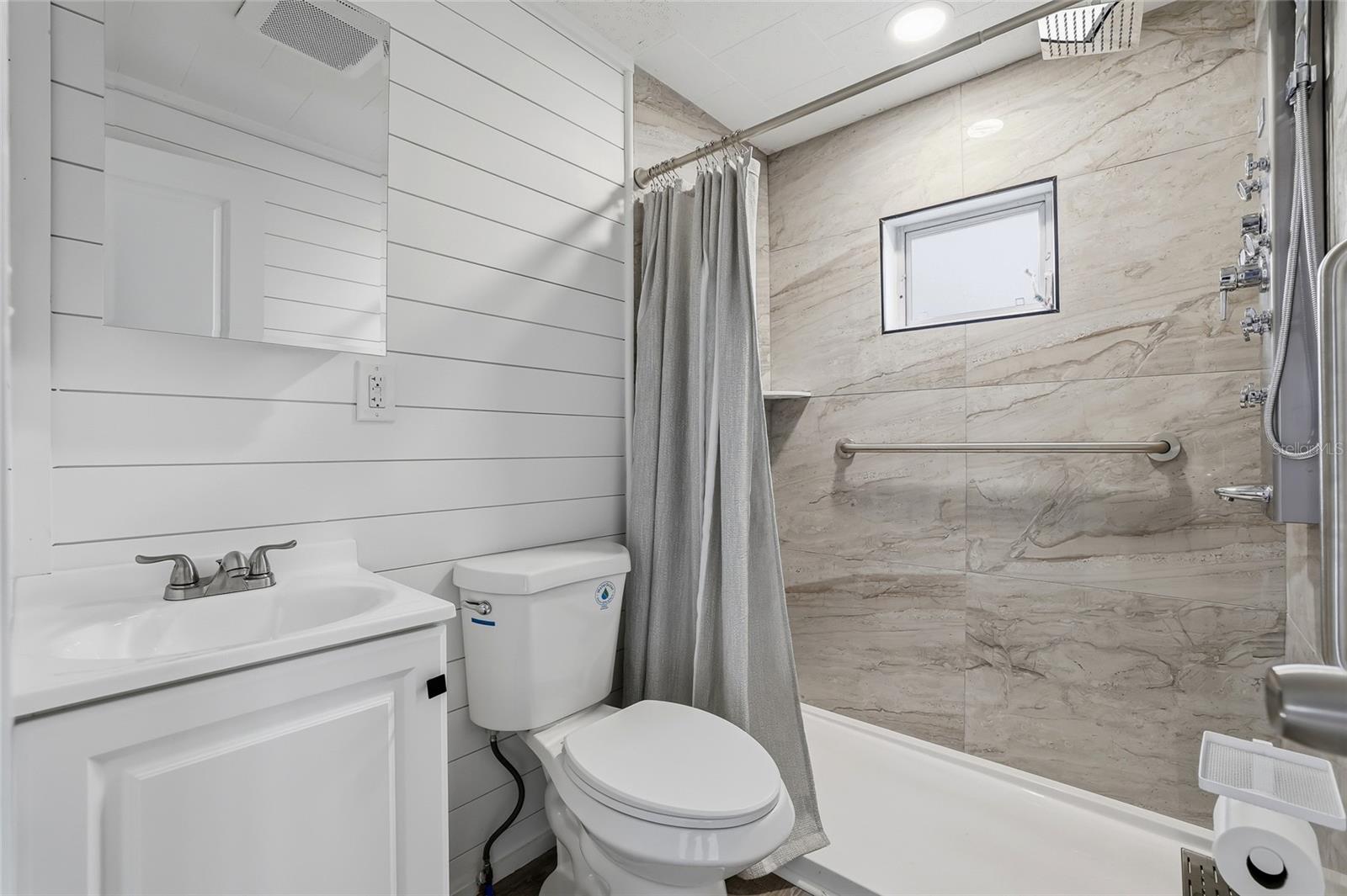 4851 W GANDY BLVD #B7L17, TAMPA, FL, 33611