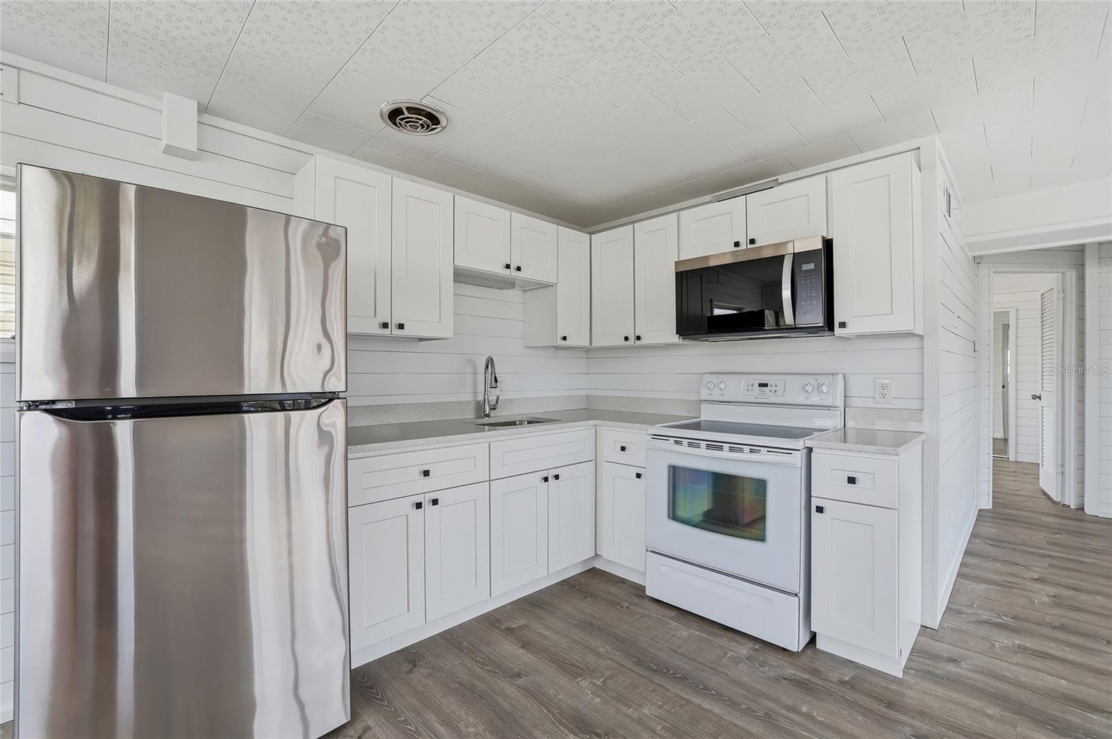 4851 W GANDY BLVD #B7L17, TAMPA, FL, 33611