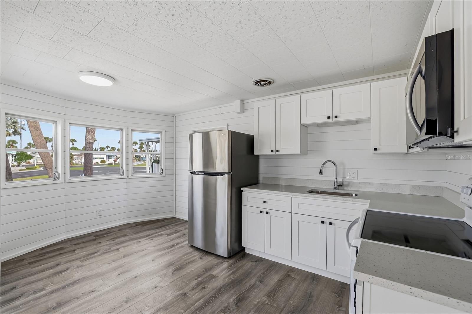 4851 W GANDY BLVD #B7L17, TAMPA, FL, 33611