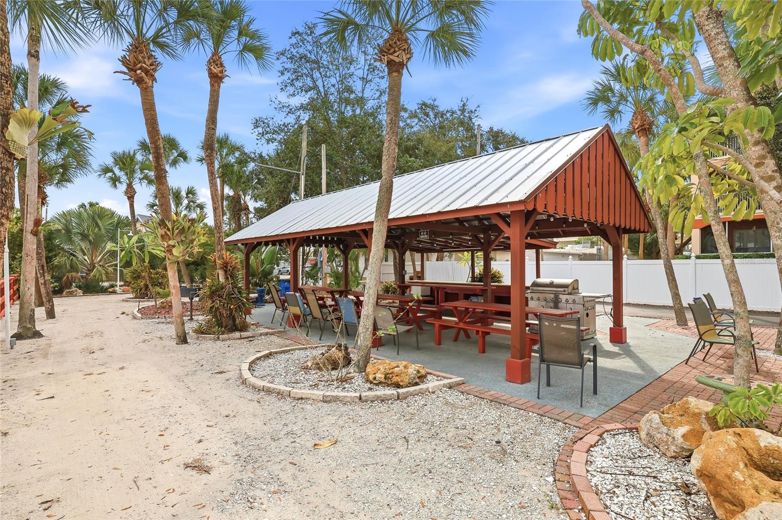 4851 W GANDY BLVD #B7L17, TAMPA, FL, 33611