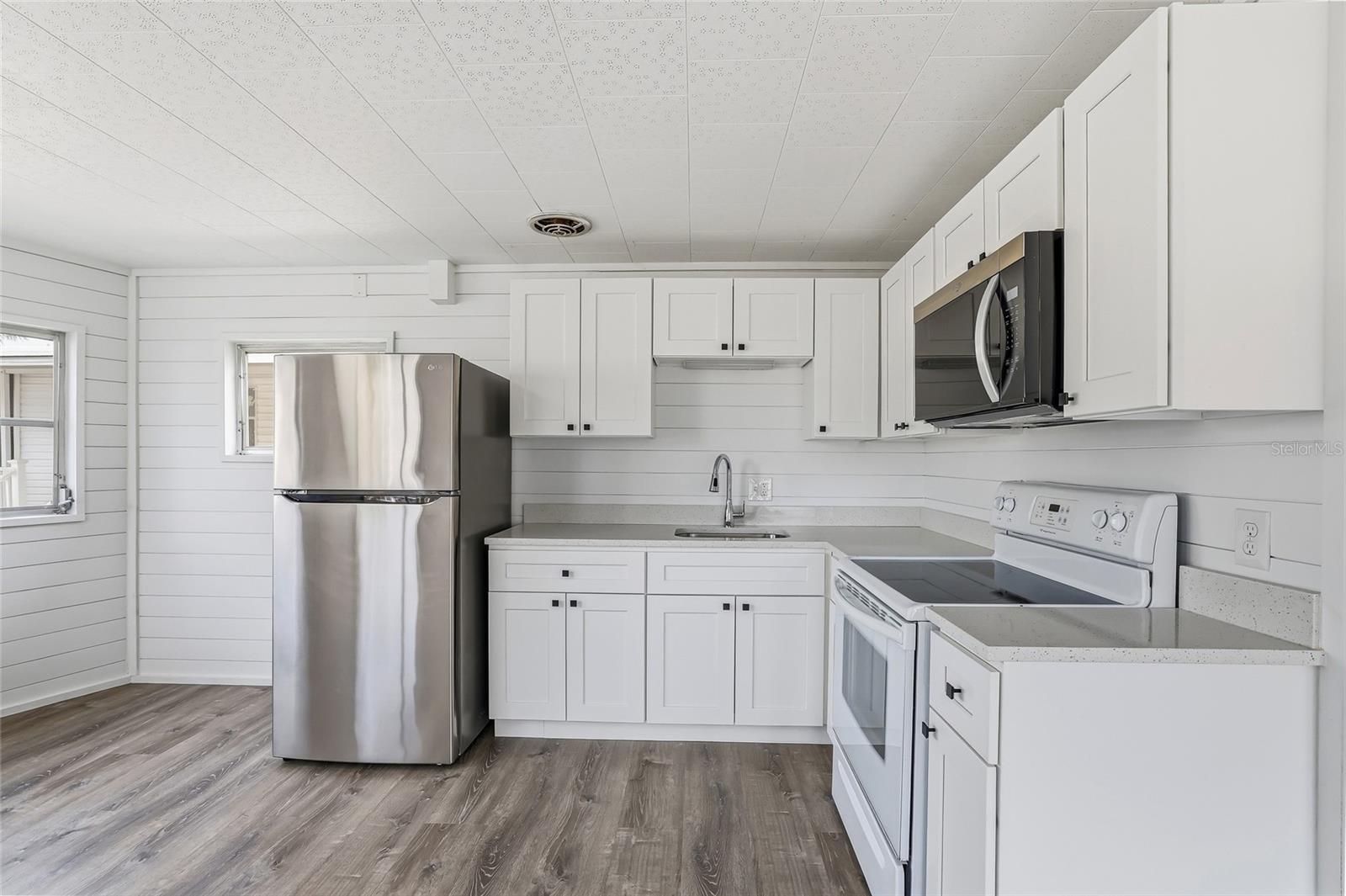 4851 W GANDY BLVD #B7L17, TAMPA, FL, 33611