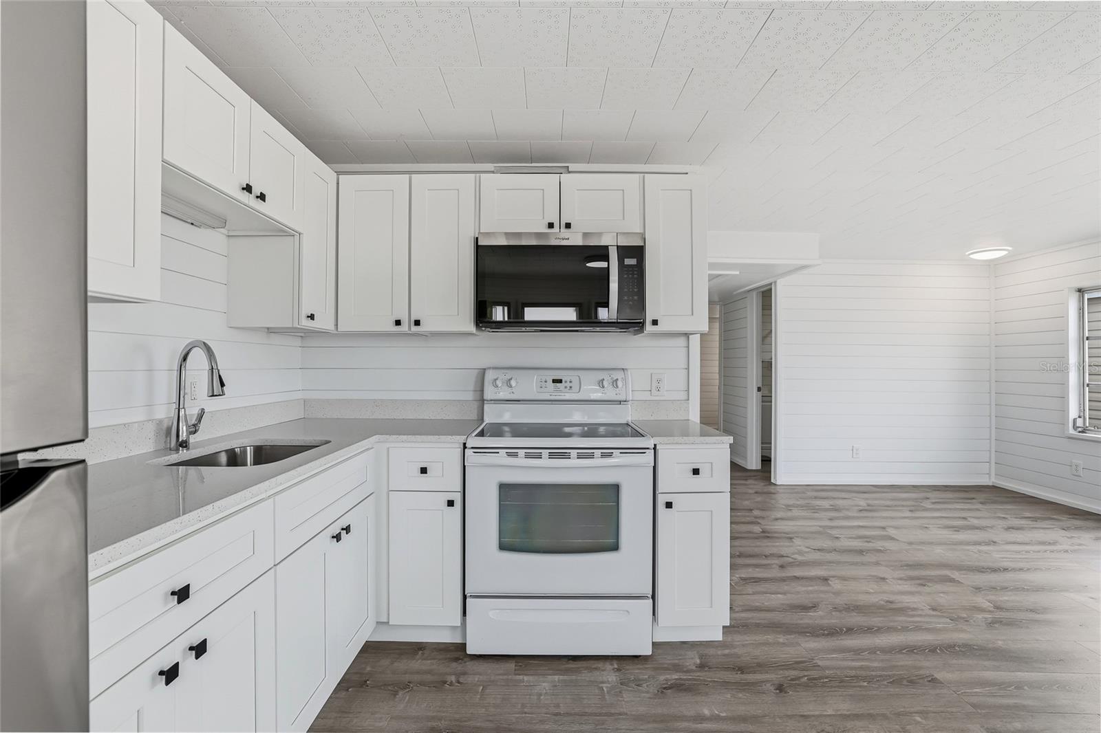 4851 W GANDY BLVD #B7L17, TAMPA, FL, 33611