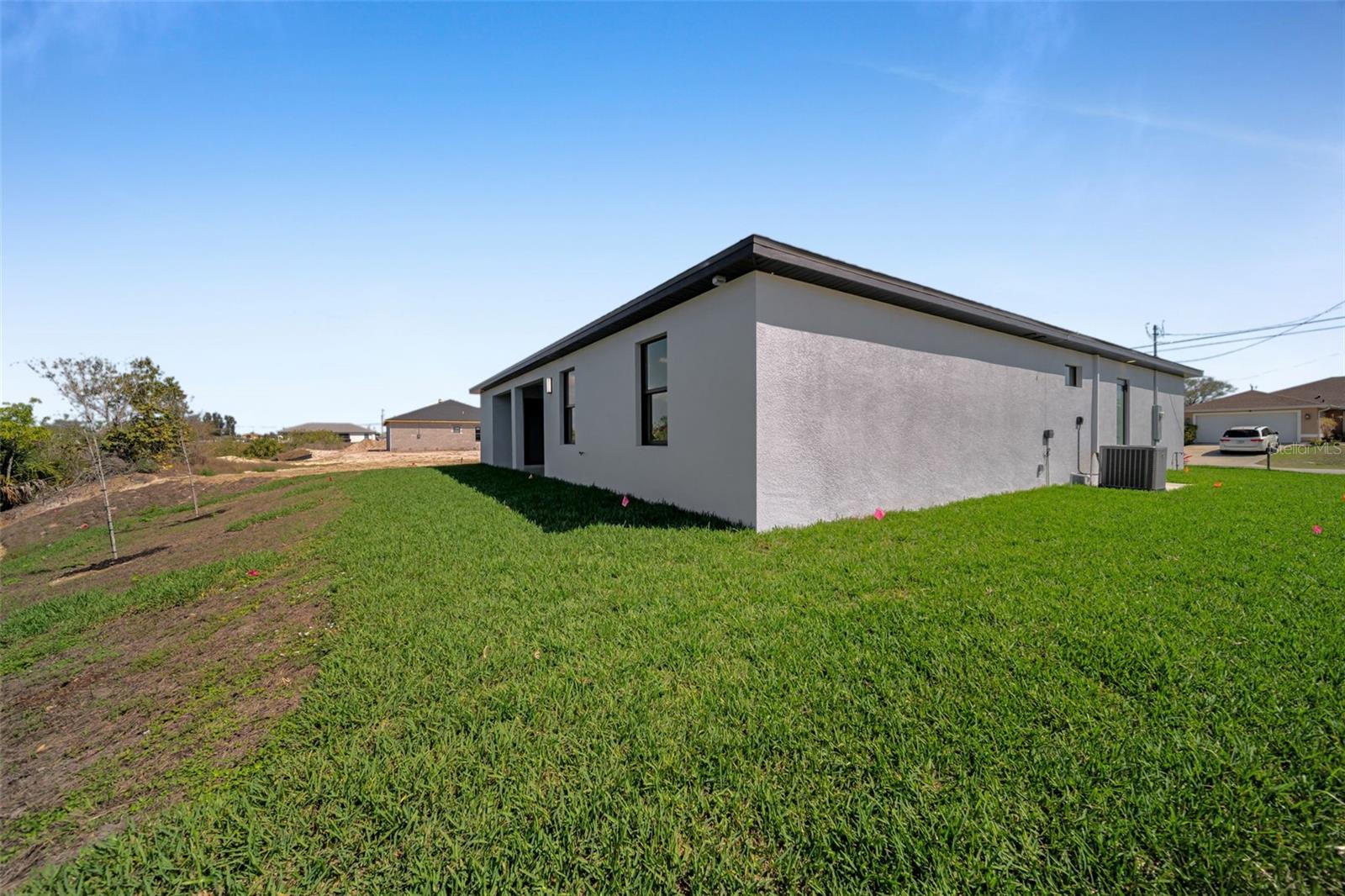 1426 NE 6TH AVE, CAPE CORAL, FL, 33909