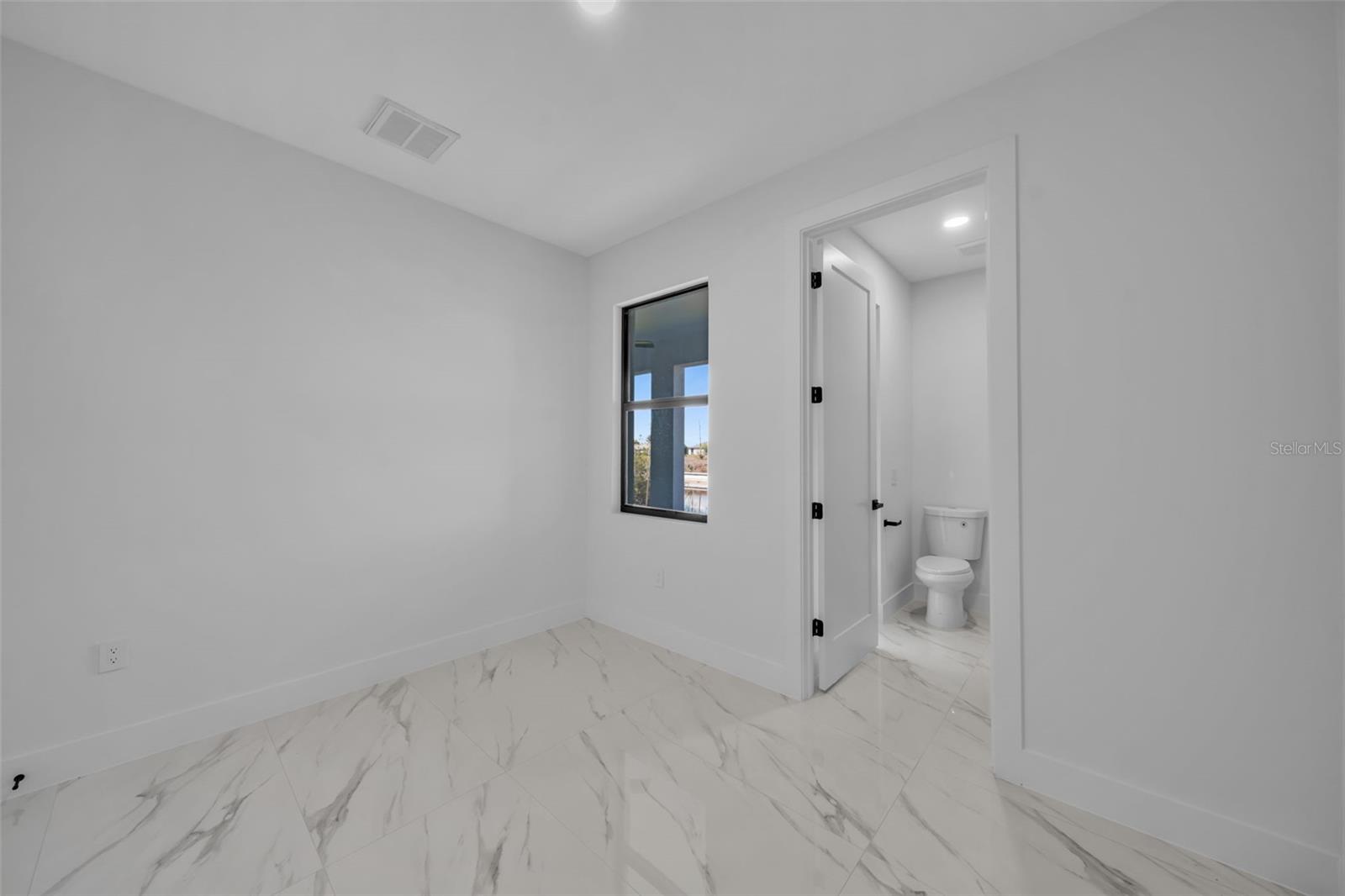 1426 NE 6TH AVE, CAPE CORAL, FL, 33909