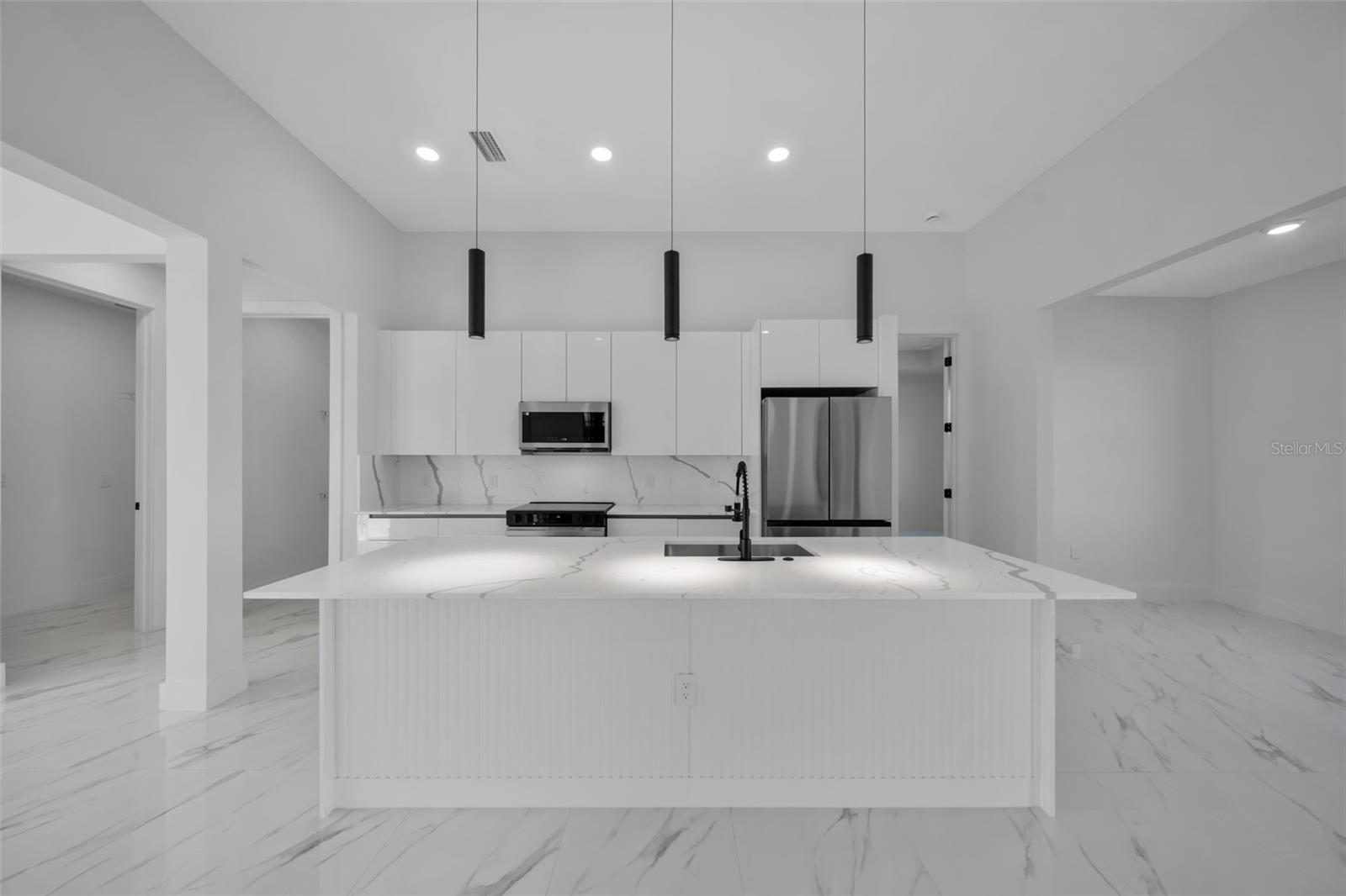 1426 NE 6TH AVE, CAPE CORAL, FL, 33909