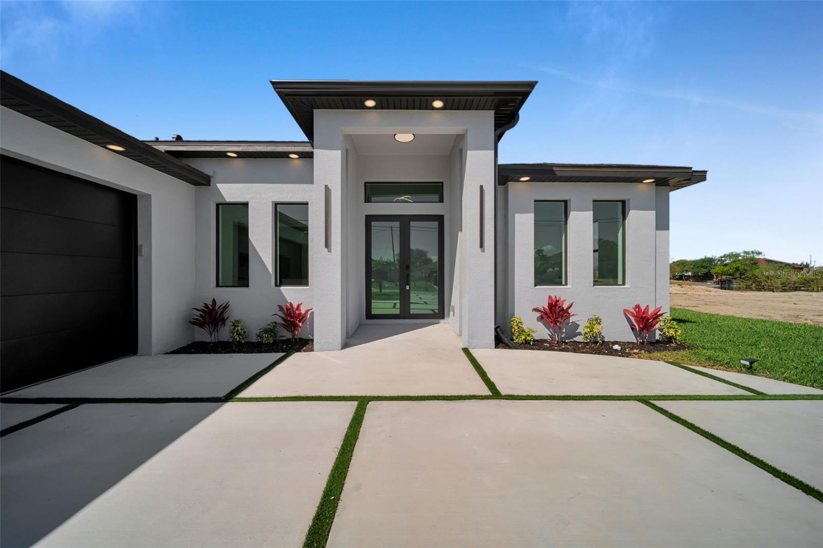 1426 NE 6TH AVE, CAPE CORAL, FL, 33909