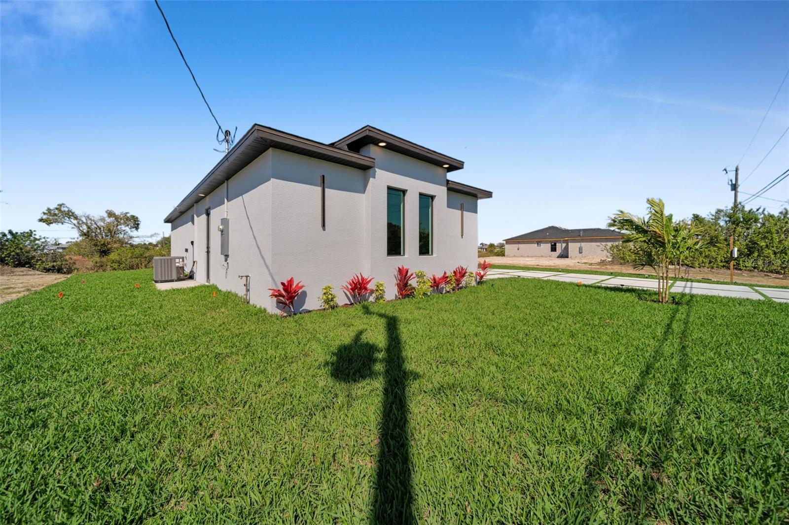 1426 NE 6TH AVE, CAPE CORAL, FL, 33909