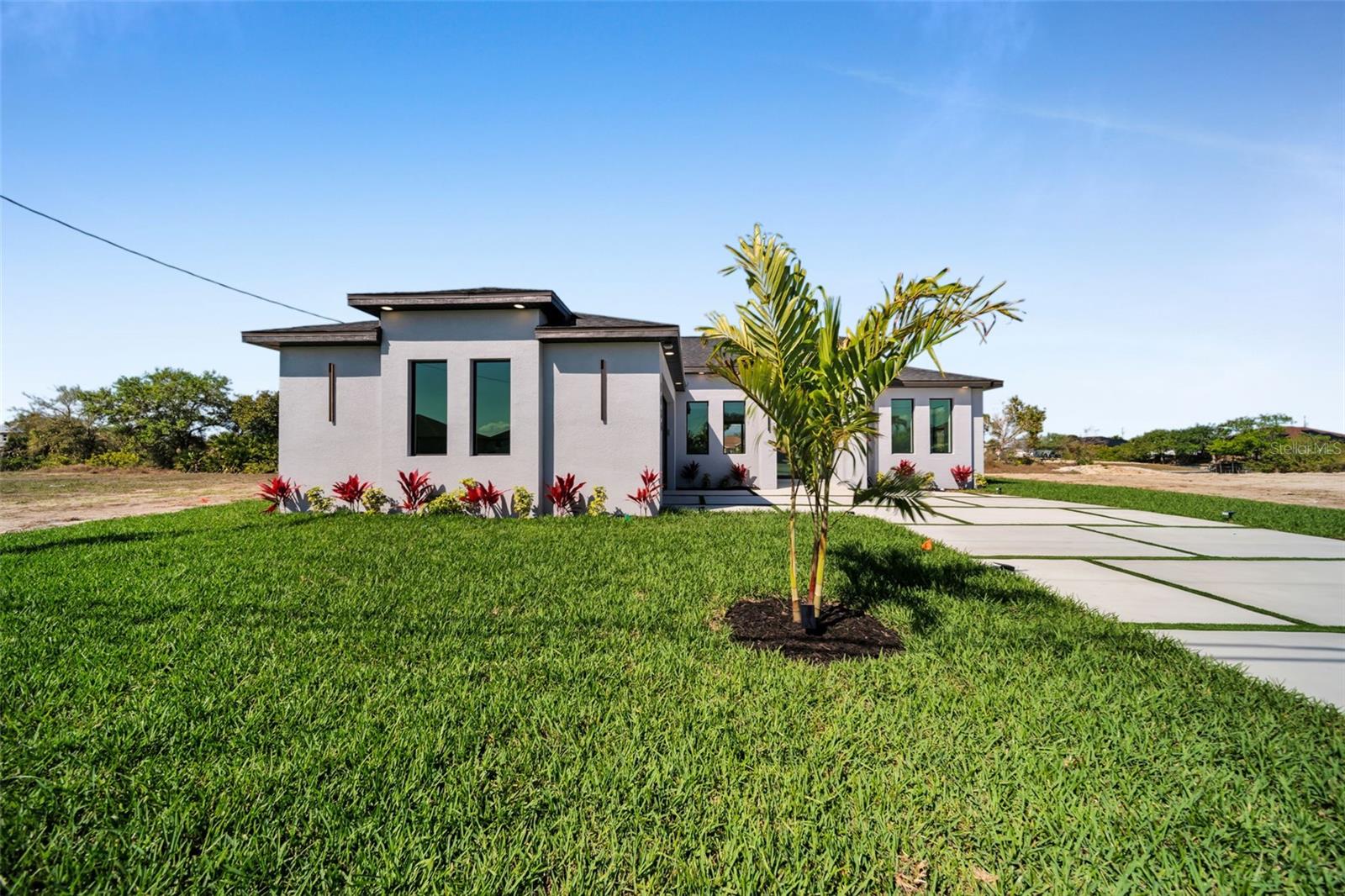 1426 NE 6TH AVE, CAPE CORAL, FL, 33909