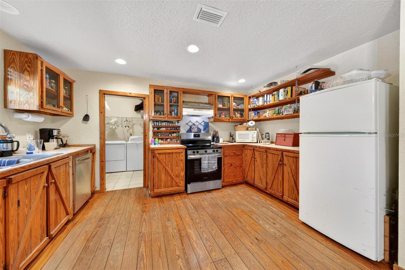 19150 COUNTY ROAD 450, UMATILLA, FL, 32784
