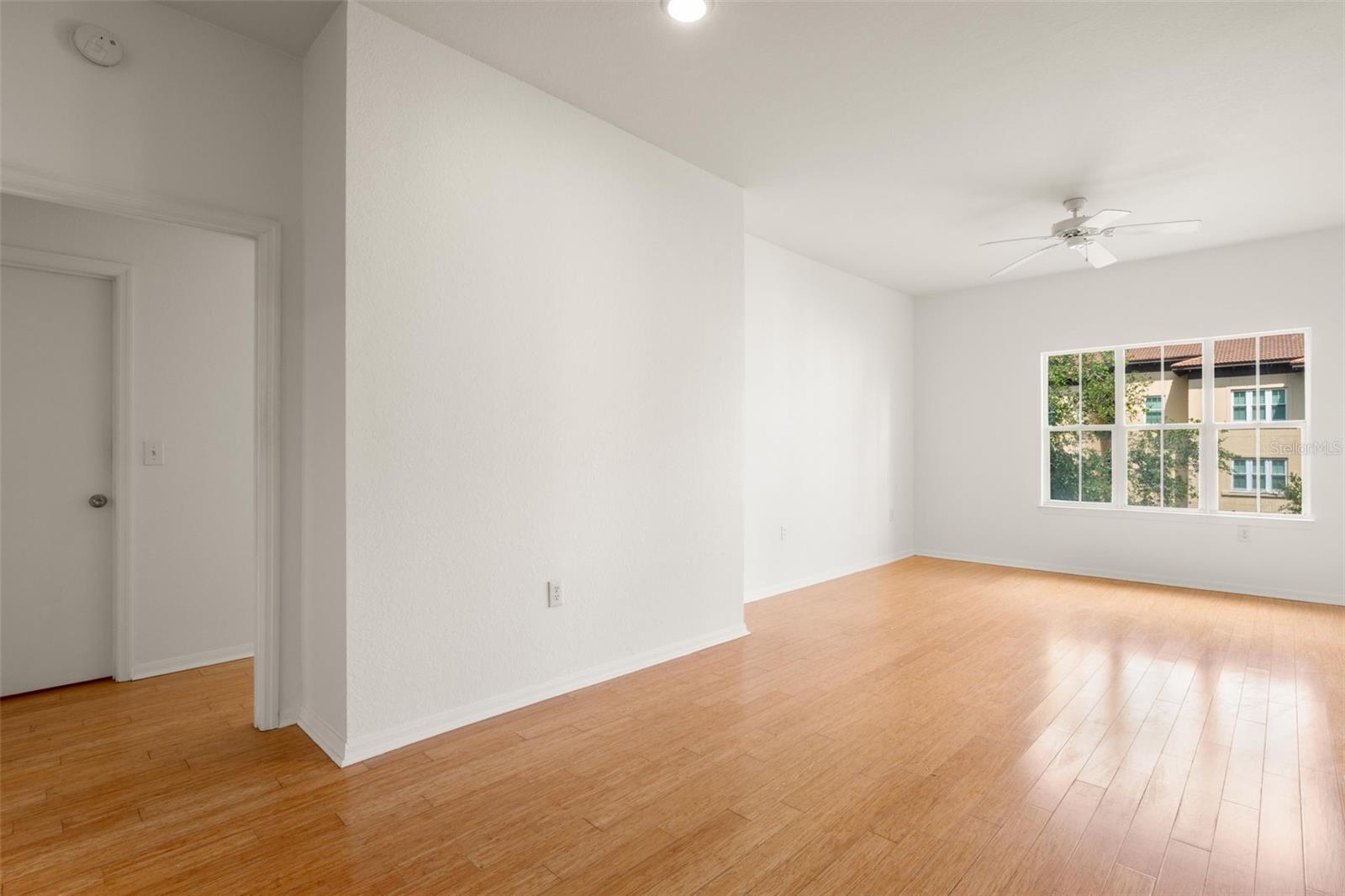 200 4TH AVE S #302, ST PETERSBURG, FL, 33701