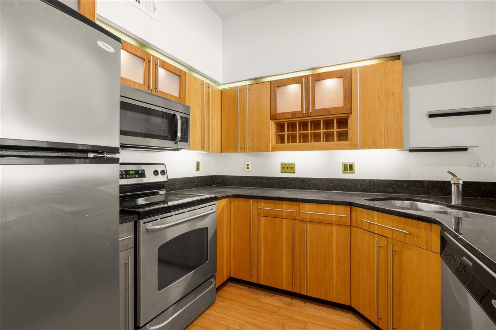 200 4TH AVE S #302, ST PETERSBURG, FL, 33701