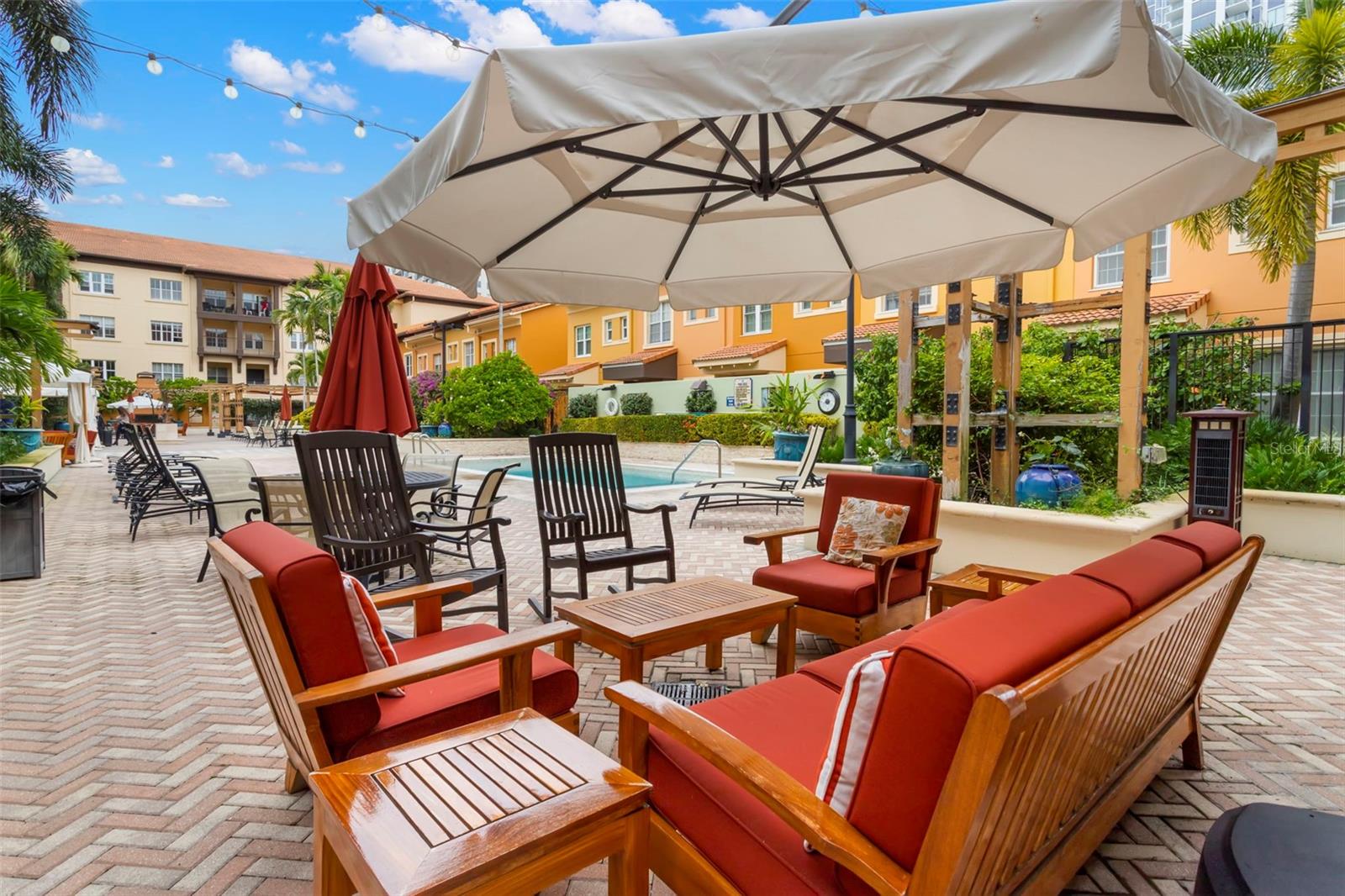 200 4TH AVE S #302, ST PETERSBURG, FL, 33701