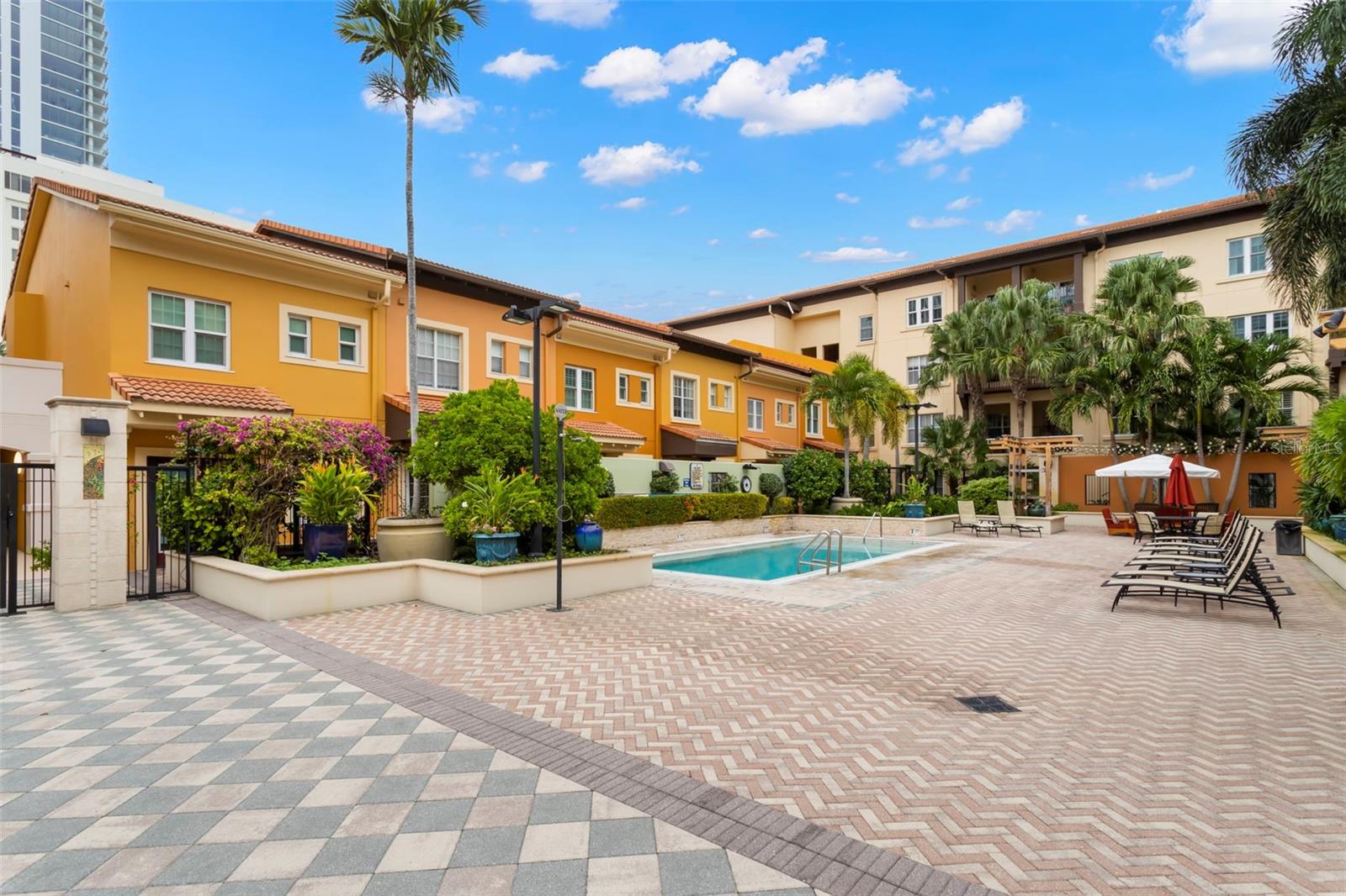 200 4TH AVE S #302, ST PETERSBURG, FL, 33701