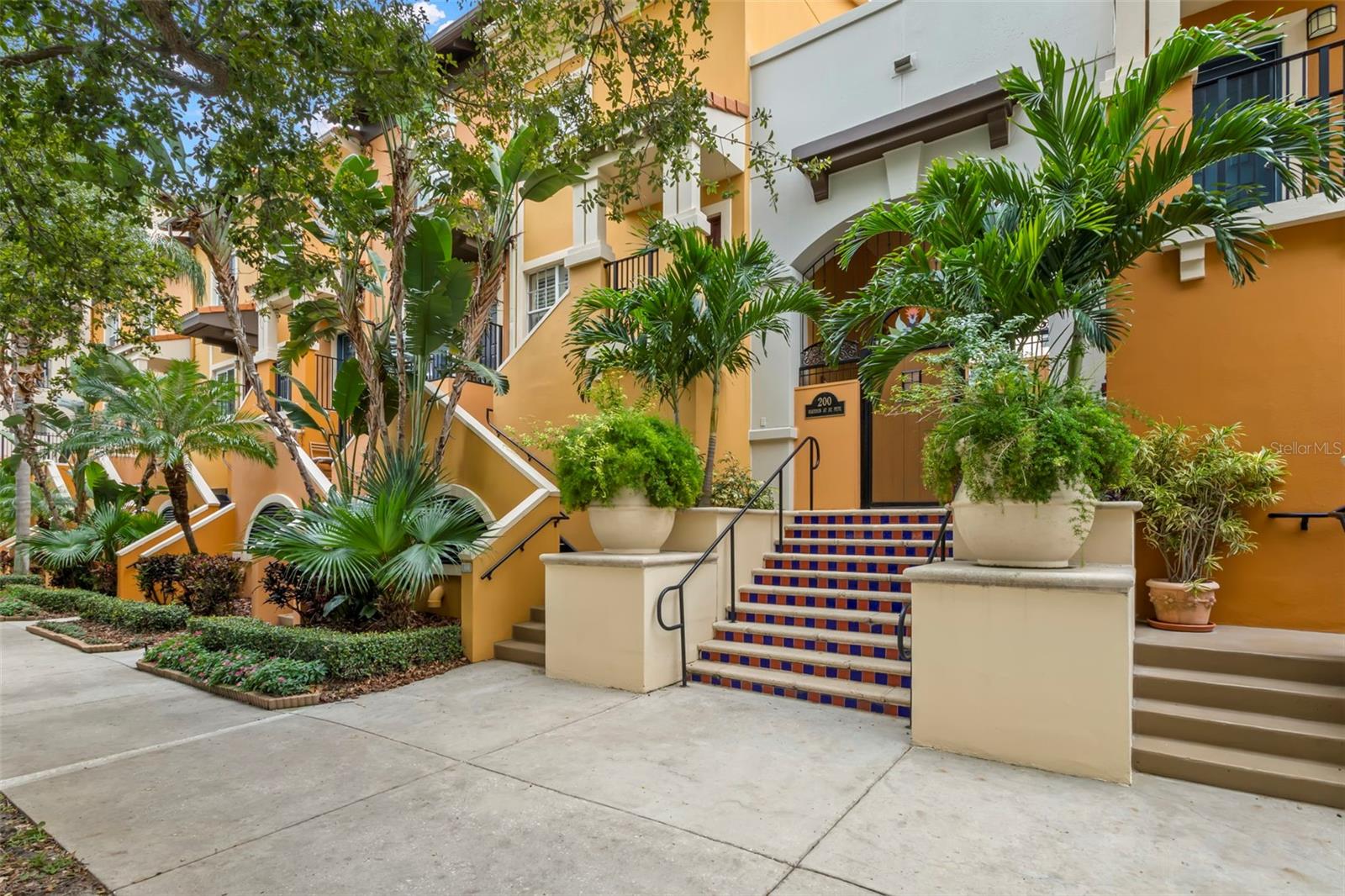 200 4TH AVE S #302, ST PETERSBURG, FL, 33701