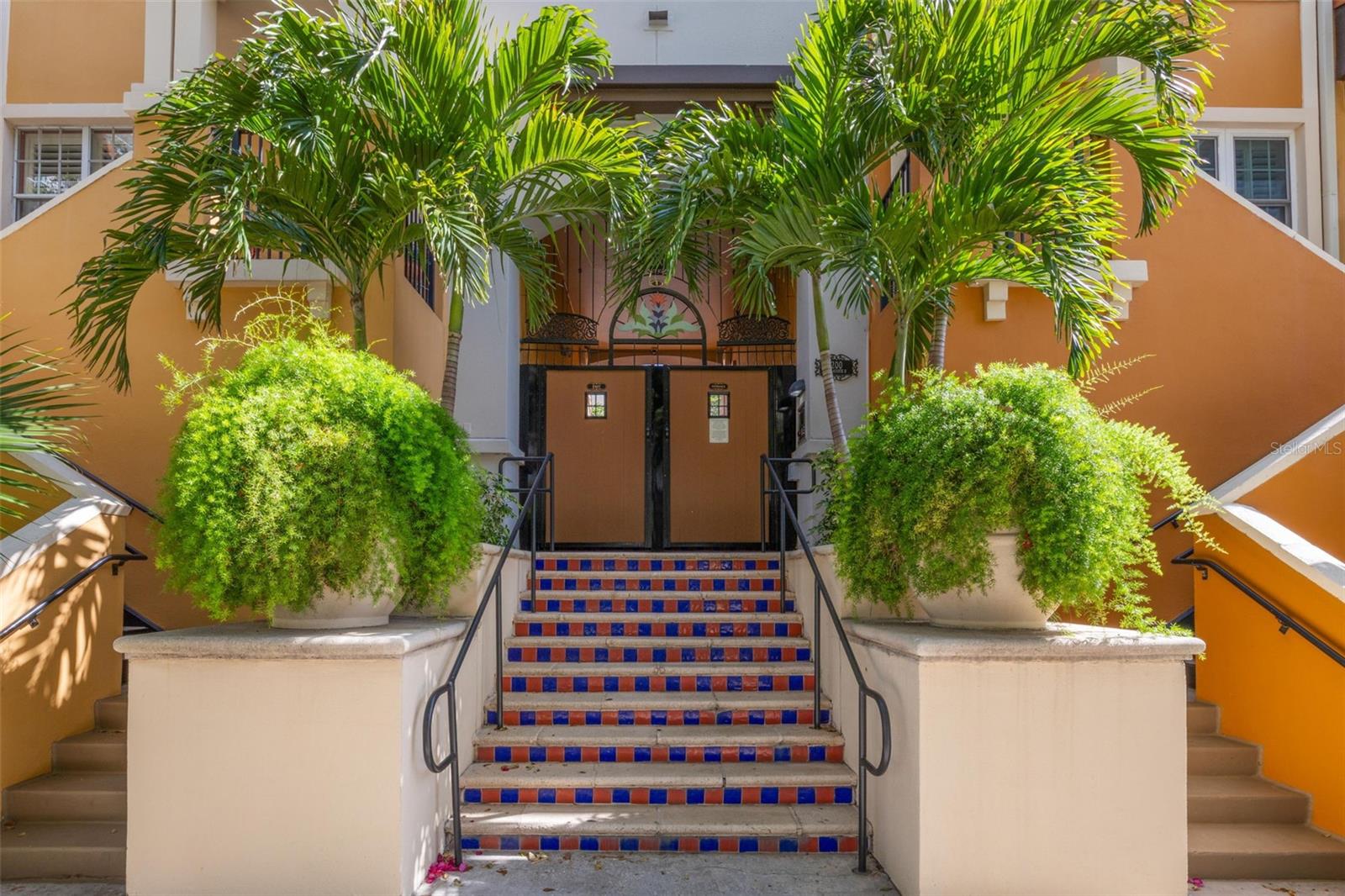 200 4TH AVE S #302, ST PETERSBURG, FL, 33701