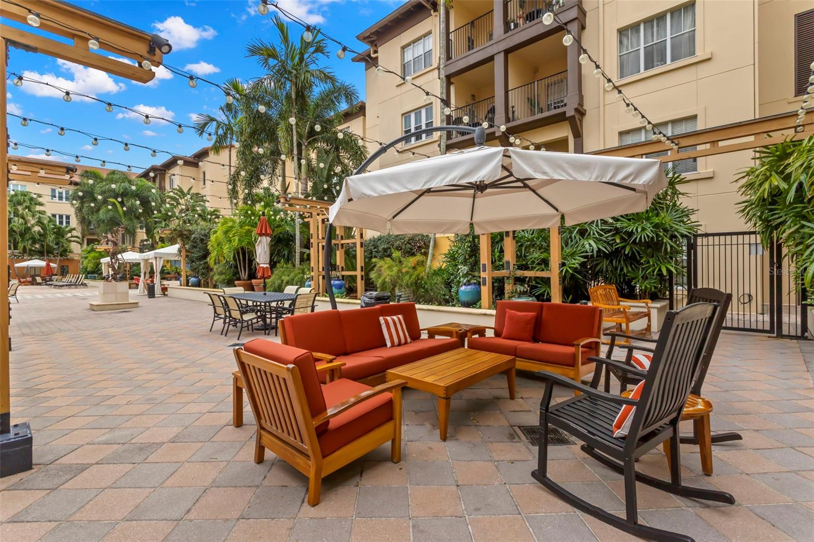 200 4TH AVE S #302, ST PETERSBURG, FL, 33701