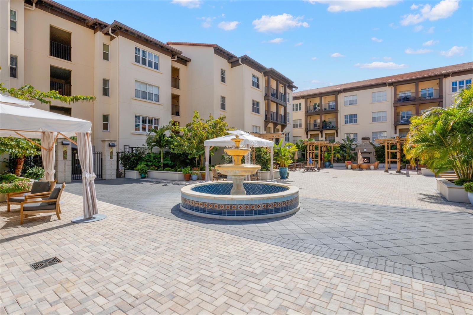 200 4TH AVE S #302, ST PETERSBURG, FL, 33701