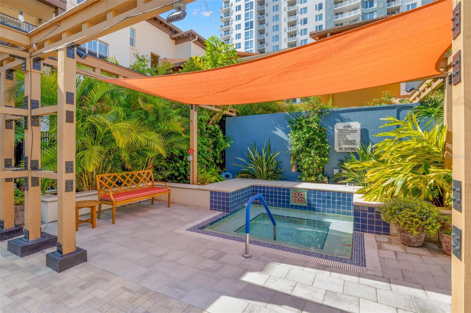 200 4TH AVE S #302, ST PETERSBURG, FL, 33701