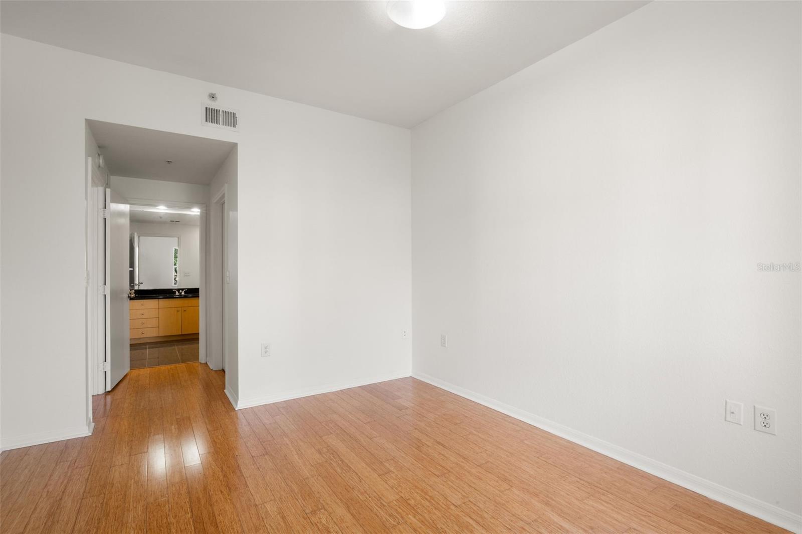 200 4TH AVE S #302, ST PETERSBURG, FL, 33701