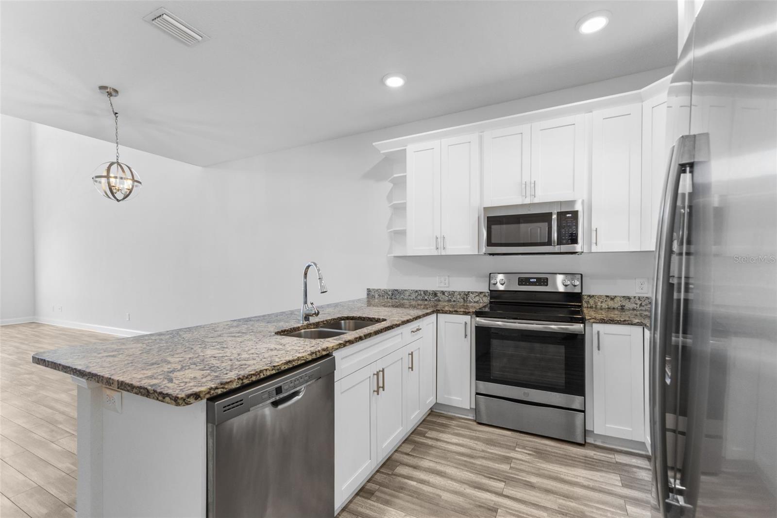 8704 KENYON VIEW CT, TAMPA, FL, 33614