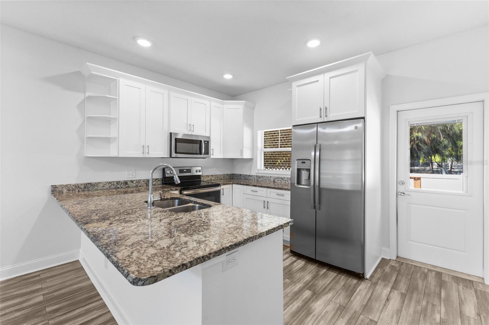 8704 KENYON VIEW CT, TAMPA, FL, 33614