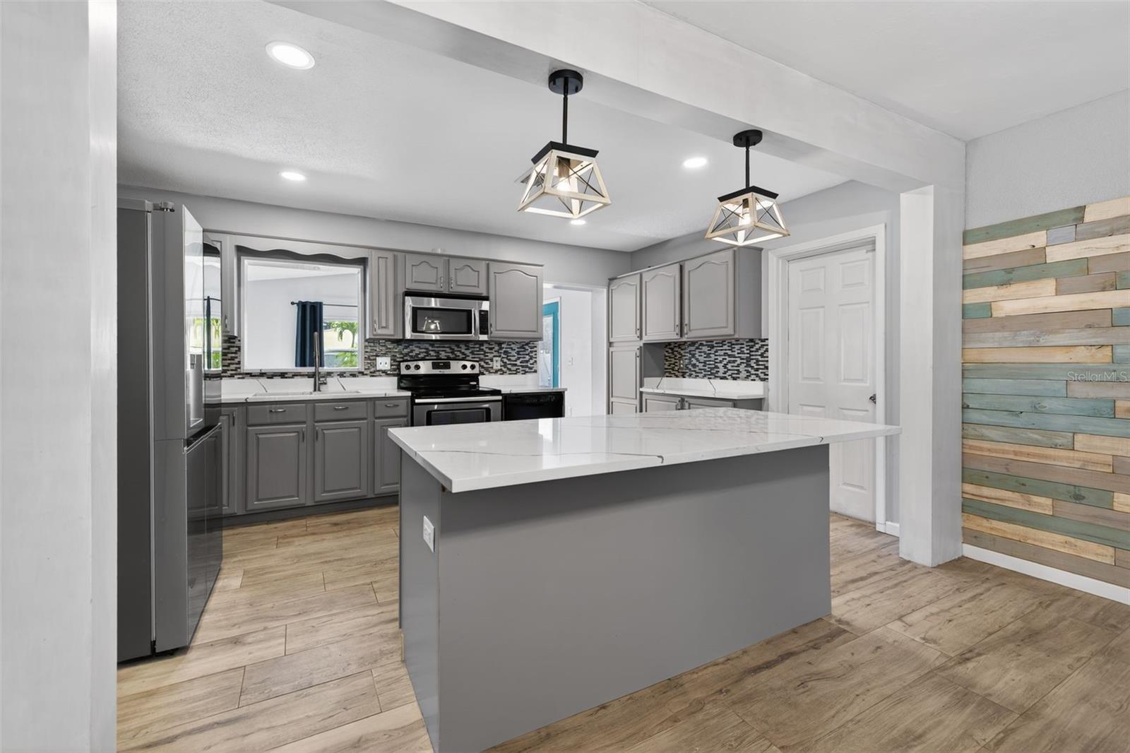 3121 30TH ST N, ST PETERSBURG, FL, 33713