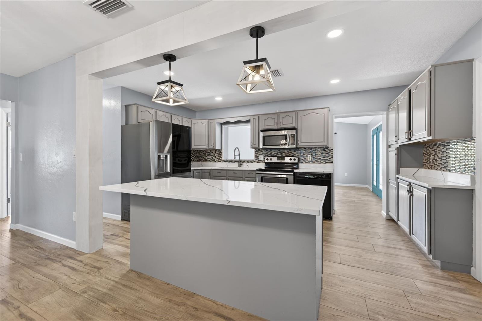 3121 30TH ST N, ST PETERSBURG, FL, 33713