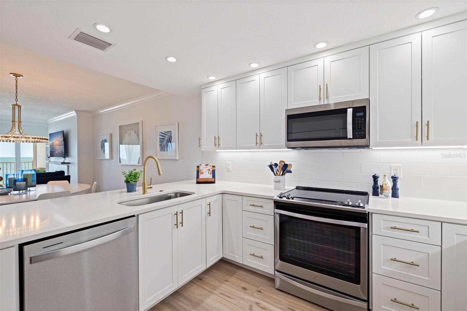 1586 GULF BLVD #2501, CLEARWATER BEACH, FL, 33767