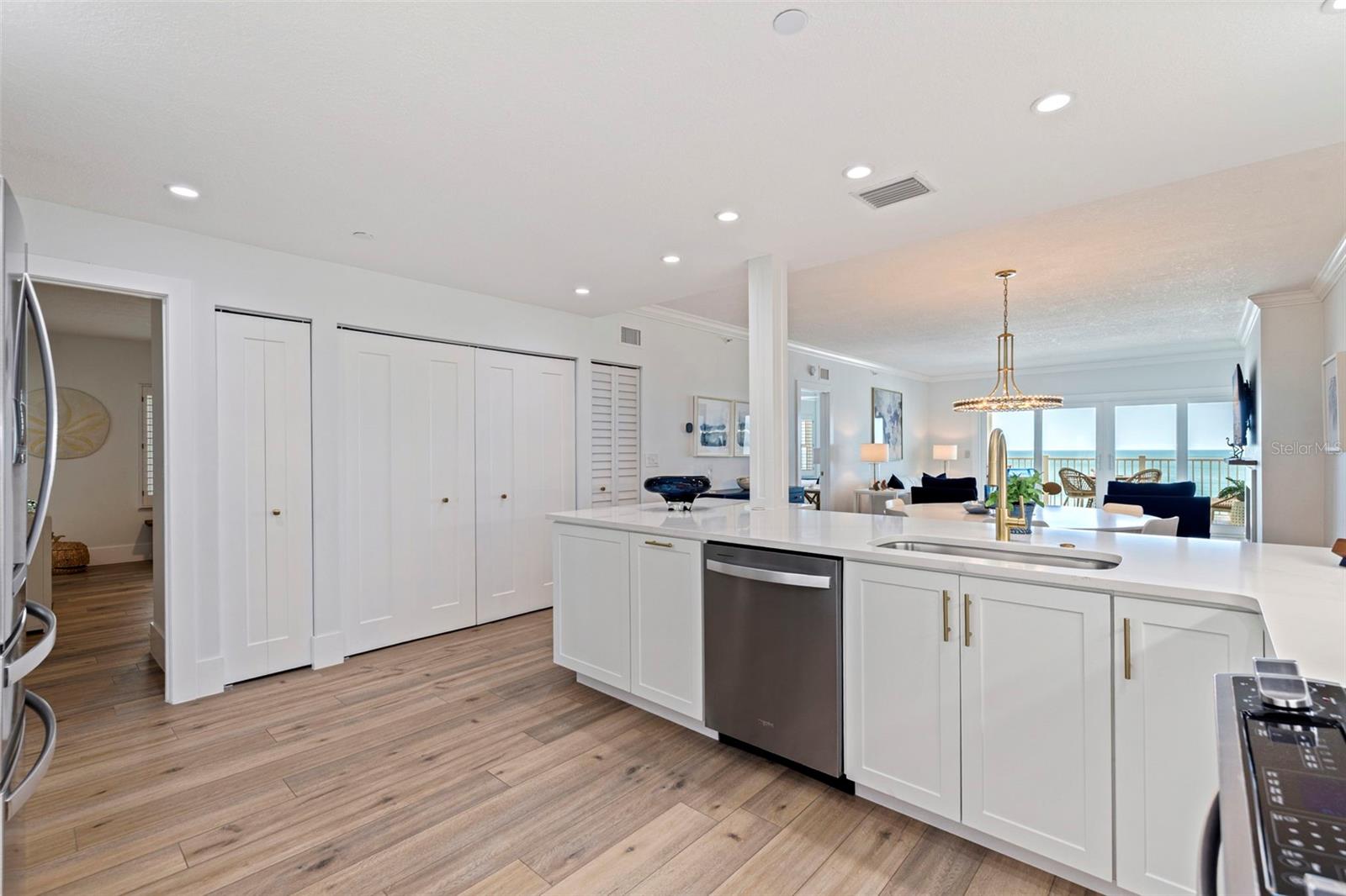 1586 GULF BLVD #2501, CLEARWATER BEACH, FL, 33767