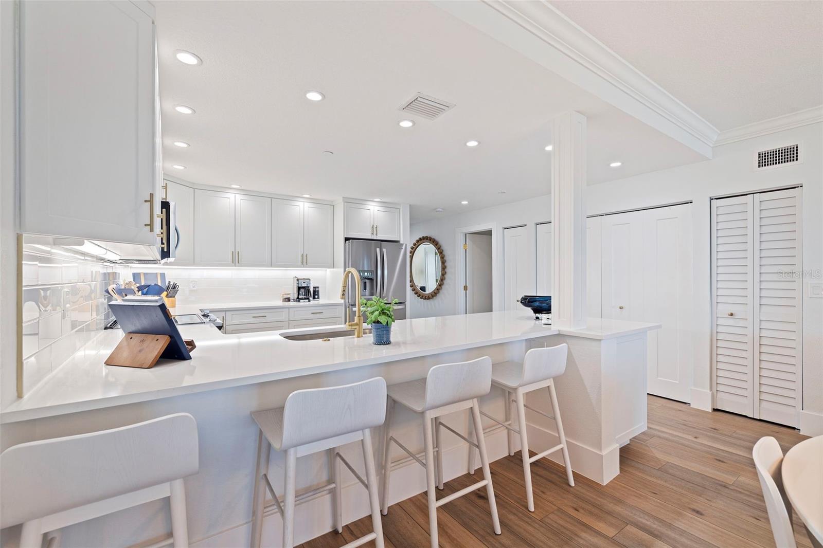1586 GULF BLVD #2501, CLEARWATER BEACH, FL, 33767